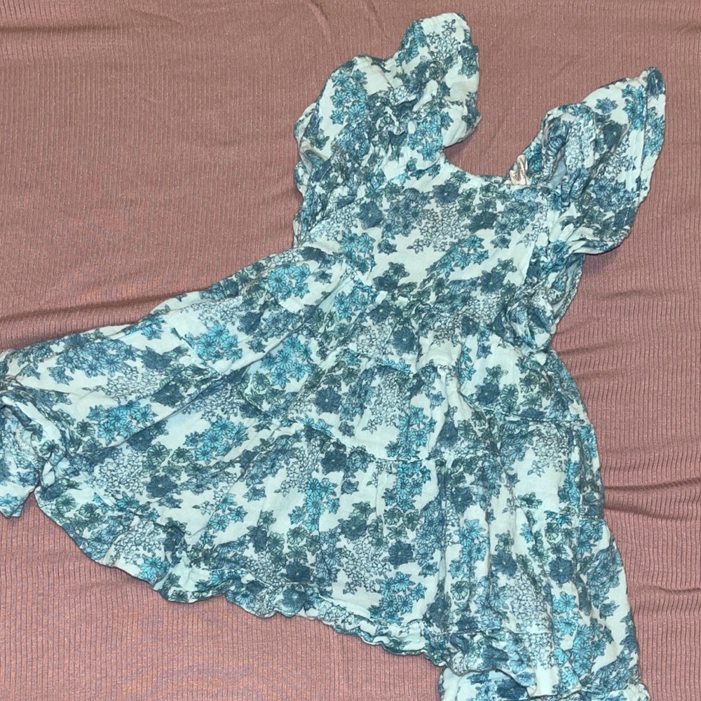 Kate Quinn dress